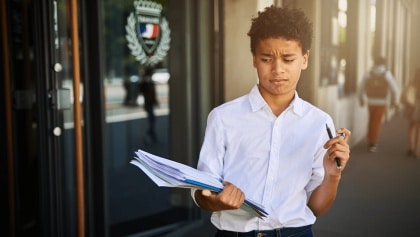Embaucher un mineur : règles et formalités pour les employeurs