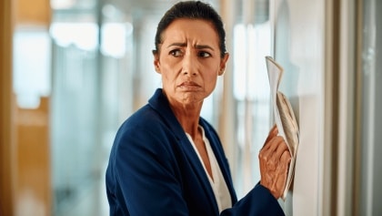 Arrêt maladie et mise à pied conservatoire : le guide