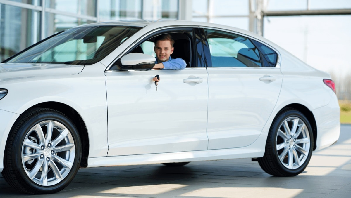 Voiture occasion 0 km : avantages et pièges à éviter