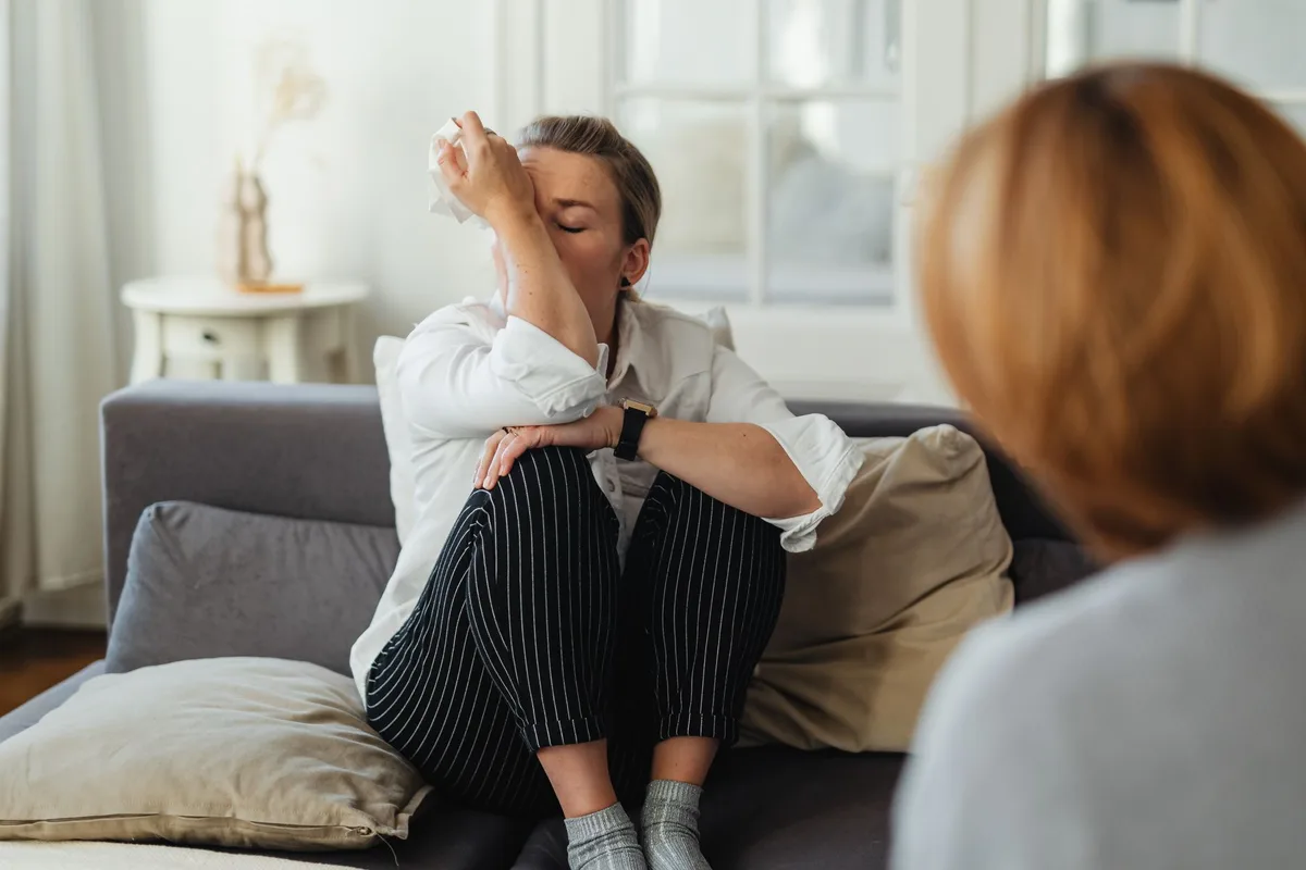 Personne recevant du soutien émotionnel ou psychologique dans un contexte d'aide professionnelle