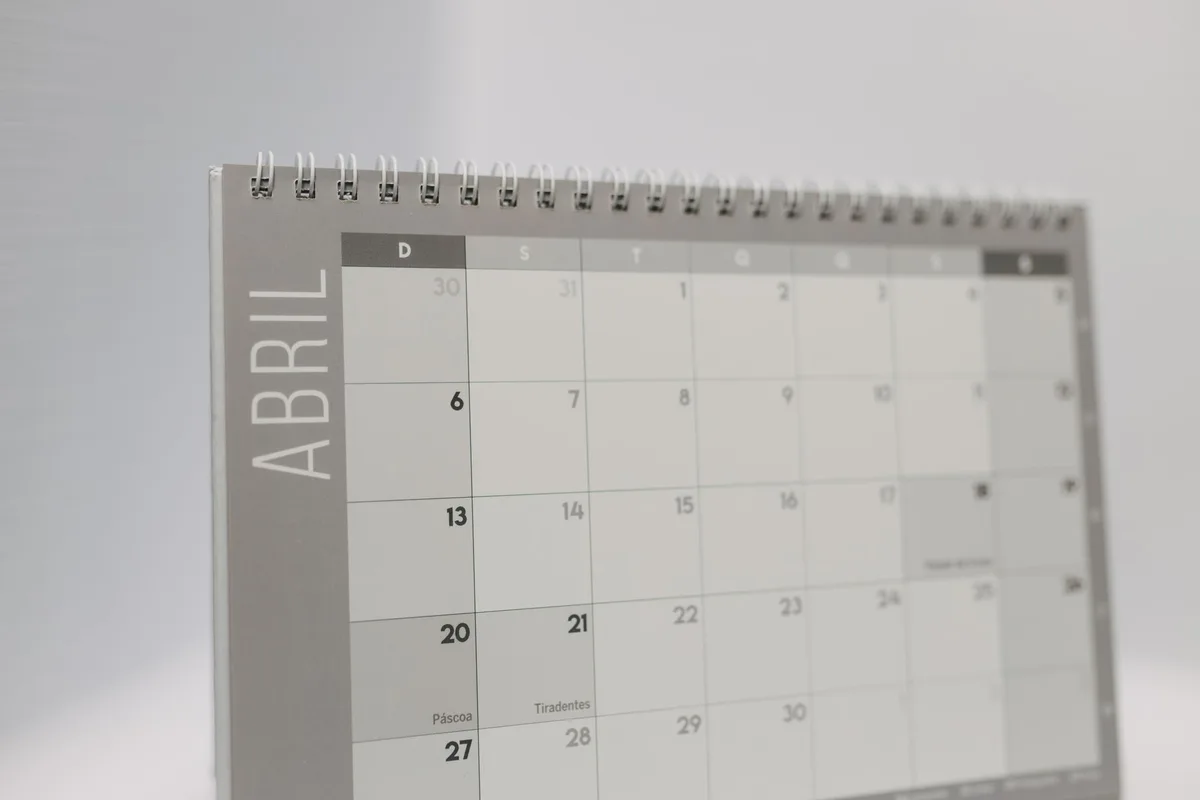 Calendrier annuel affichant le d&eacute;compte des jours de cong&eacute;s pay&eacute;s