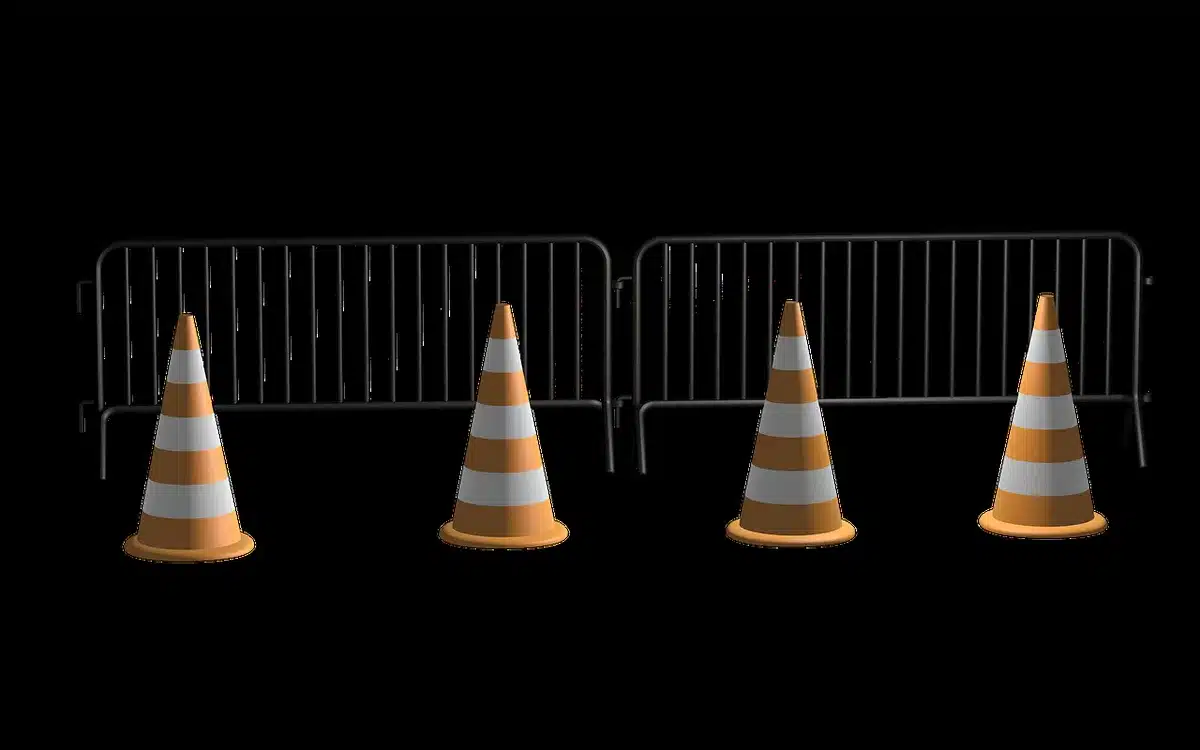 Voyant moteur et tableau de bord montrant signes de problème de transmission