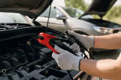 Démarrer un Renault Captur avec la batterie à plat : méthodes sûres et précautions