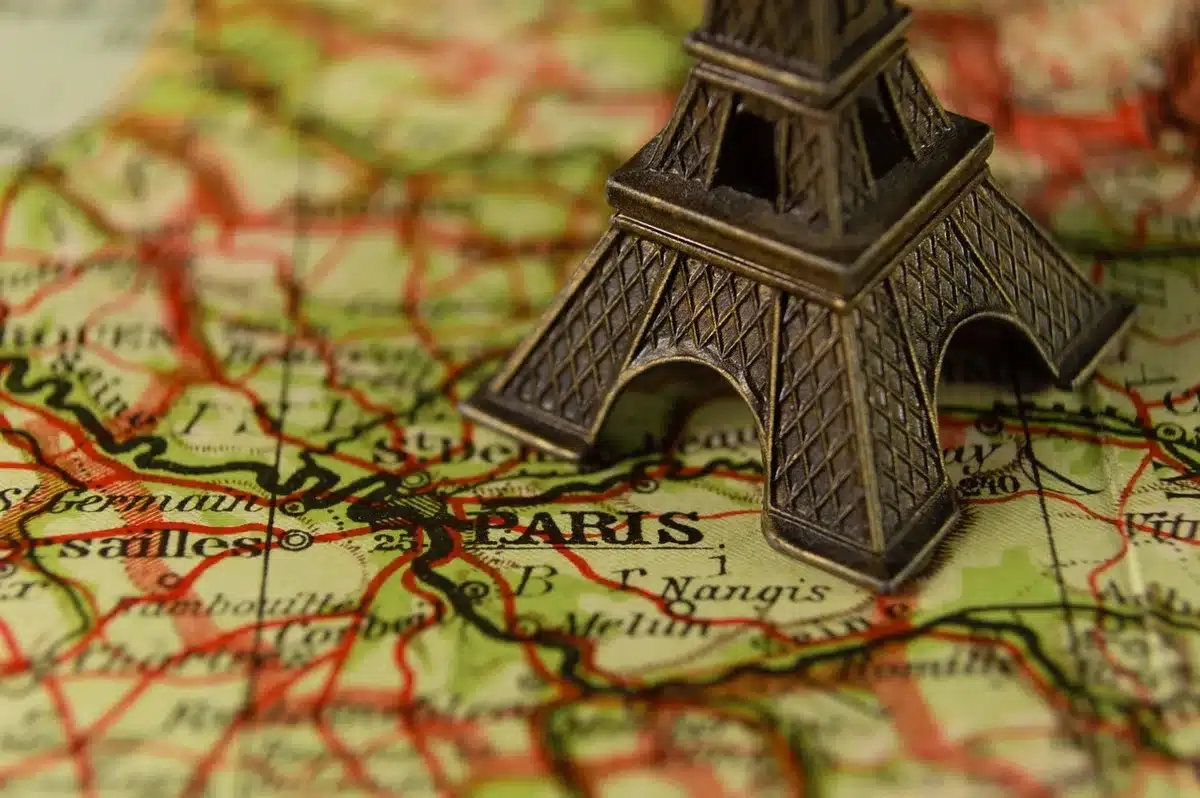 Carte des régions françaises montrant les écarts de taux immobiliers par zone