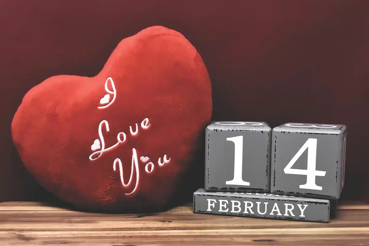 Calendrier avec jours de congé marqués et calculatrice