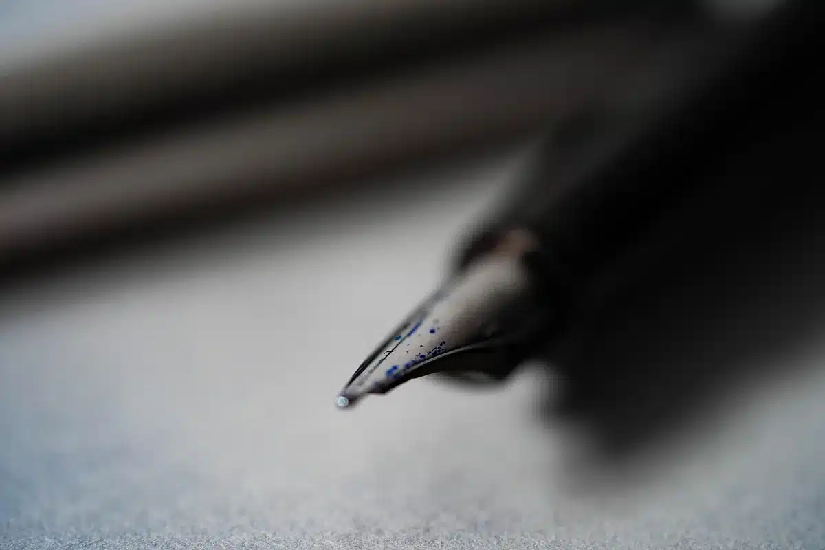 Écran montrant une interface d'IA et un document de lettre de motivation en cours d'édition
