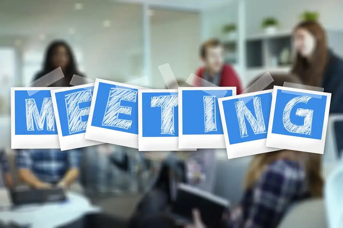 Formation de managers en journée dans une salle moderne
